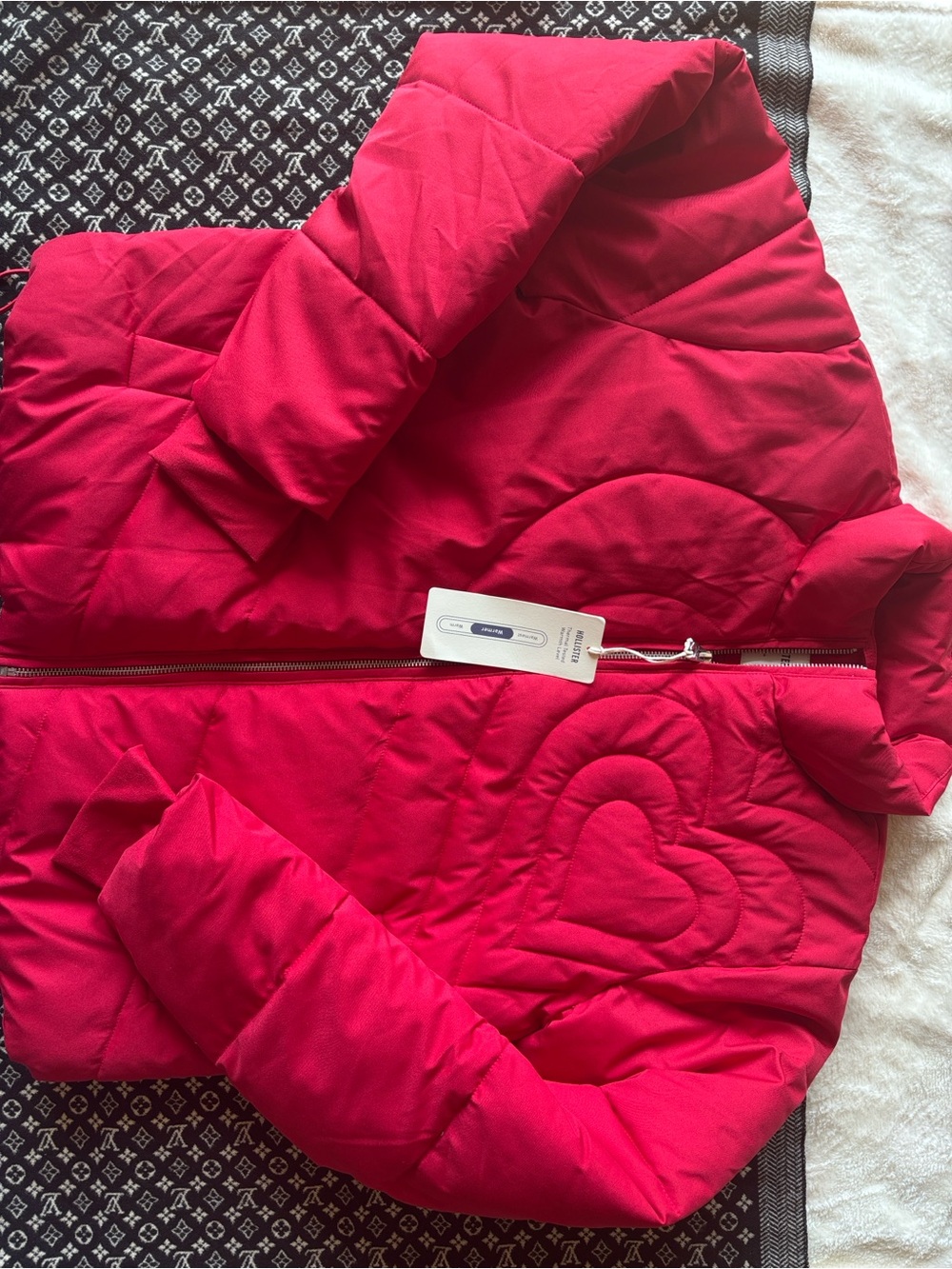 Hollister Red Quilted Puffer Jacket - Picture 2 of 4
